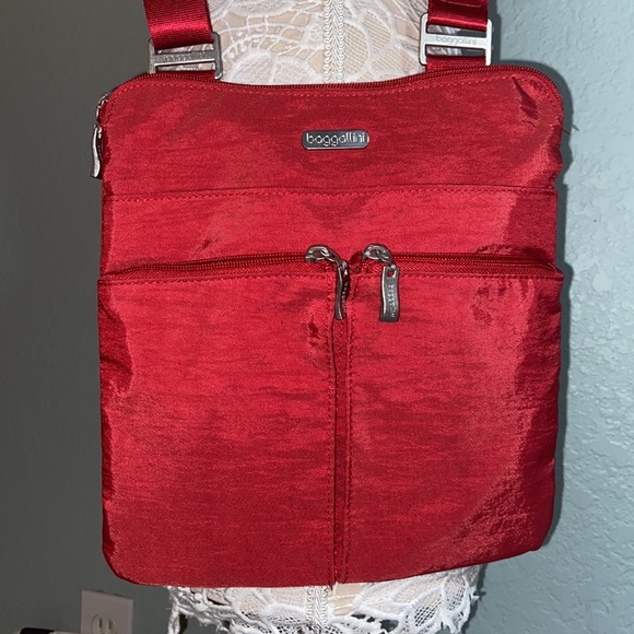 Nwot BAGGALLINI Red Horizon Crossbody Bag Purse Nylon Pockets - Picture 2 of 10